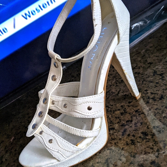 Like new Las Vegas size 7-8 new - Picture 1 of 4